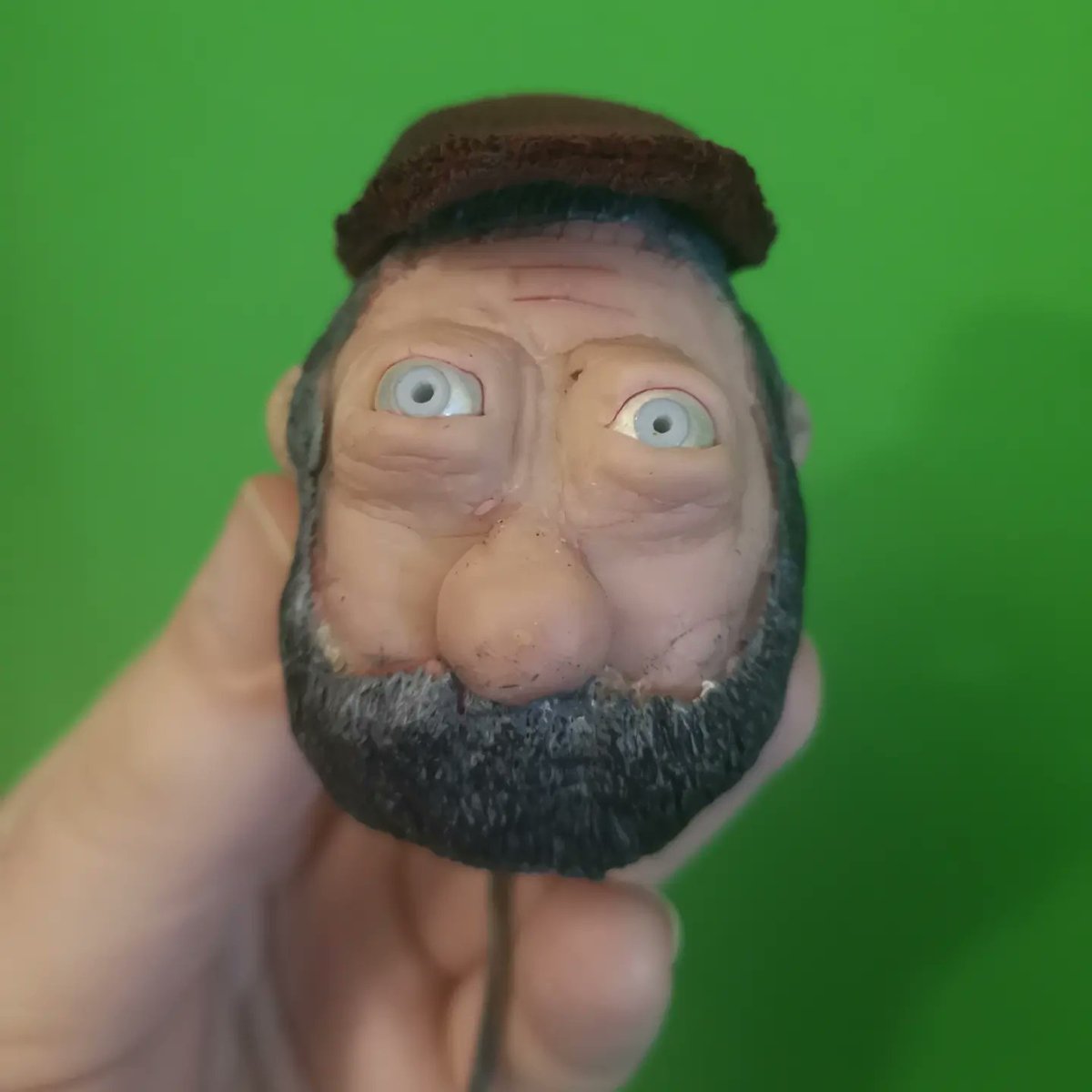 Little look at the process of a new puppet I'm making (scroll right to see progress)