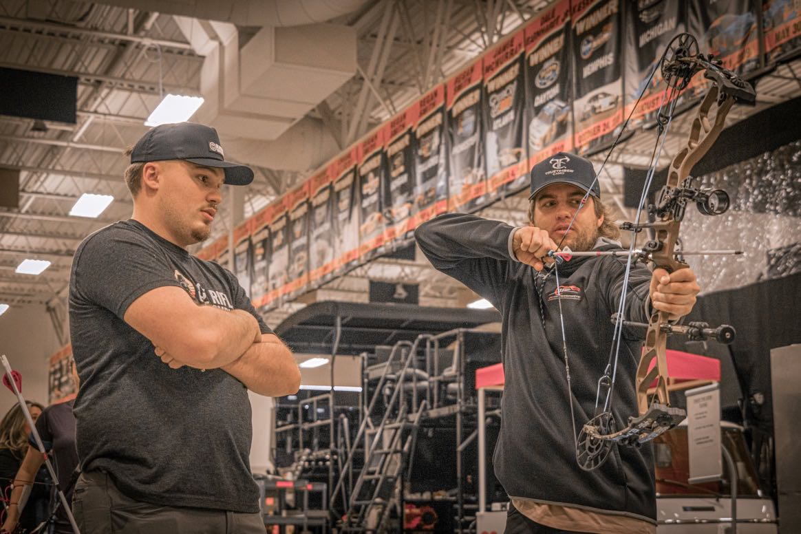 PSEBows's tweet photo. Getting dialed with @noahgragson ! 
#psebows #psenation https://t.co/xbA1hV47HC
