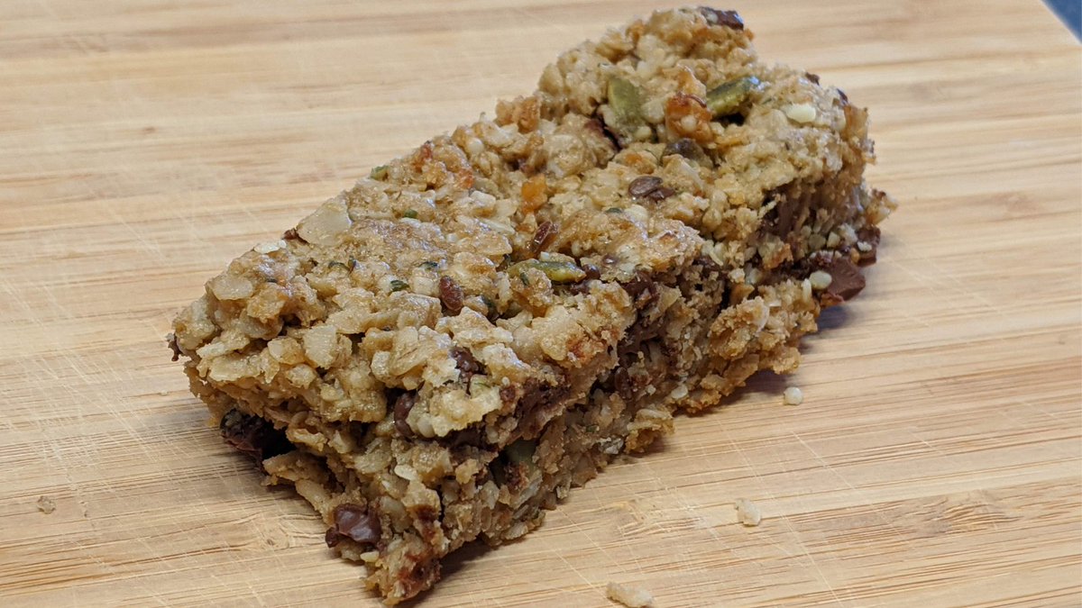Happy #CdnAgDay! Today we celebration the food we love and the people who produce it! Why not celebrate by making our Discovery Granola Bars? The recipe includes tips on how to make this bar using >50% Canadian grown ingredients!

Download for free at: umanitoba.ca/farm-and-food-…