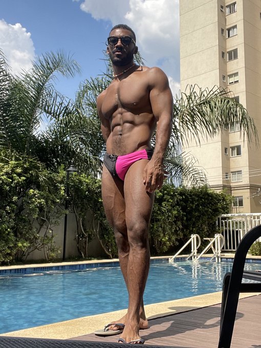 solzinho e a sunguinha da Roupas.Lara https://t.co/T9zySrGC7y