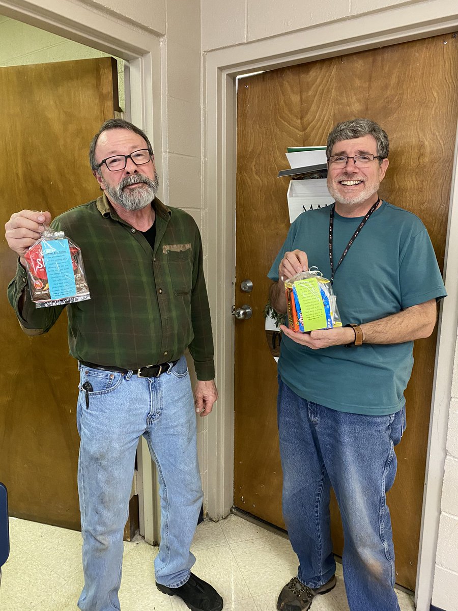 moodyelemschool's tweet photo. It’s bus driver appreciation day! We love our bus drivers and are thankful for all they do! Make sure you give your bus driver a thanks and a wave today!❤️🚌 @sccboe https://t.co/NBgi6Sed48
