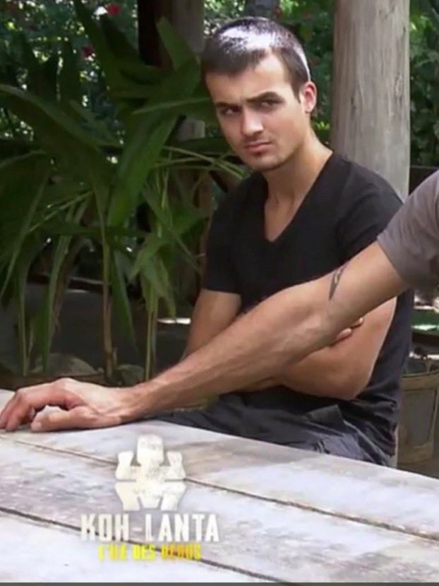 MyNameHardin's tweet image. Moi en train de juger a la tête qui je vais détester cette saison #KohLanta