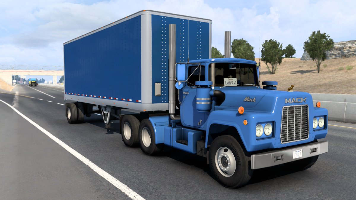 panoszaf3's tweet photo. Took out the old dog for a ride 🚛#AmericanTruckSimulator #MackR @SCSsoftware https://t.co/wRjmkLbIzb