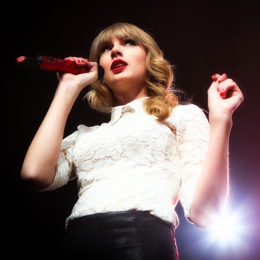 taylornation13's tweet image. To do list for 2/22/22:
☑️ Dress up like hipsters
☑️ Make fun of our exes
☑️ Breakfast at midnight
☑️ Fall in love with strangers
☑️ Ditch the whole scene
☑️ End up dreaming instead of sleeping
☑️ Listen to this playlist 22 times spoti.fi/3BFCEXO

How many have you done?