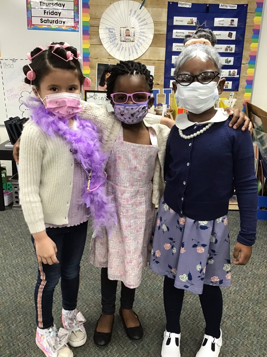 MsWuAS's tweet image. The best day of K… the 100th day!!! #tinyhumans