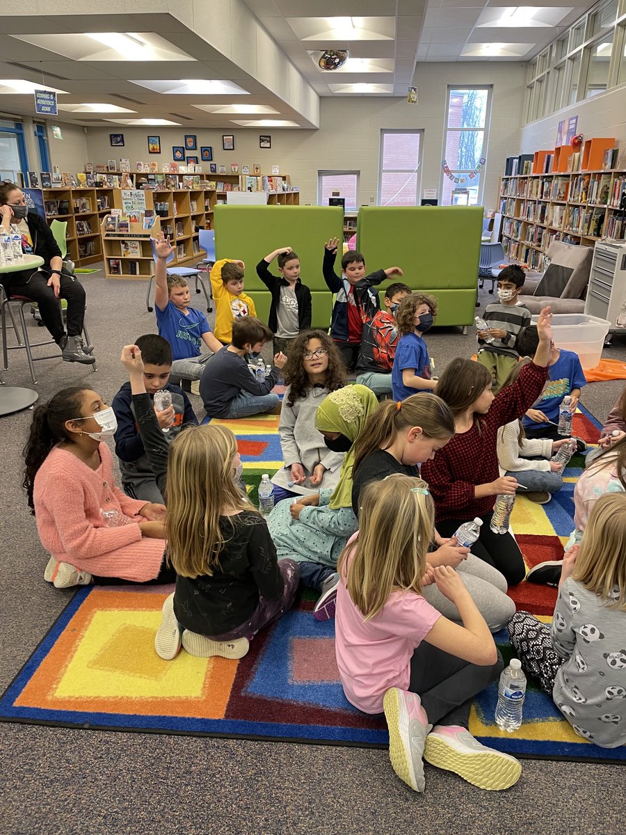 Mrsmkleman's tweet photo. Science fun with OSU in the IDC! ⁦@ADCCampus⁩ https://t.co/VNlGuT41he