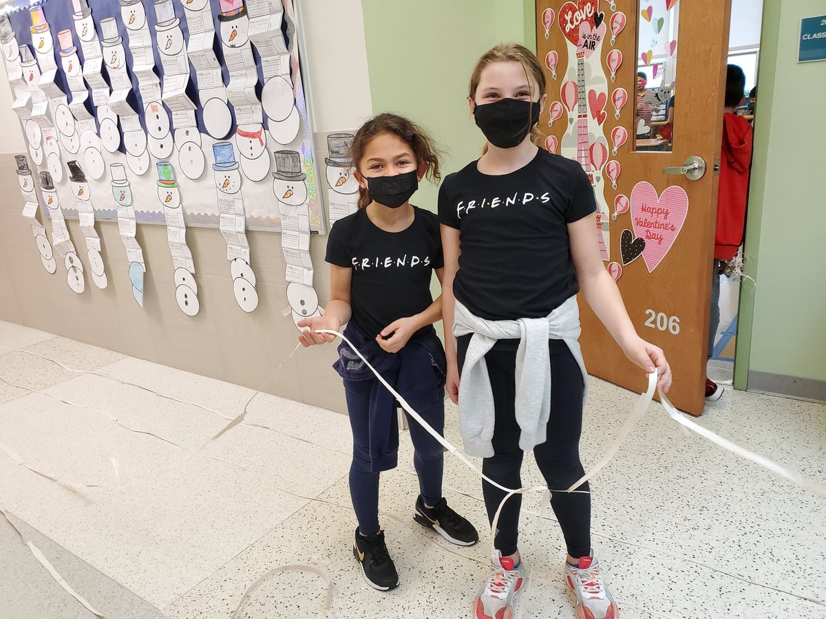 MonroeOwls's tweet photo. Two friends, two pieces of paper and 22 minutes. Challenge: Who can make their paper the longest? #shinebrightedison https://t.co/Uu9XxfgLTX
