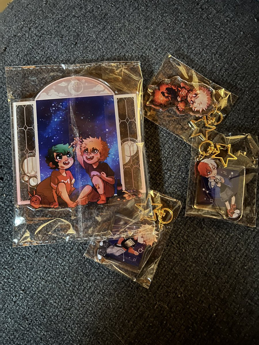 bayousexual's tweet photo. mmmm the goods have arrived. thanks @mishmashzines for always adding some goodness to my day ✨🌙⭐️@AstraeusZine https://t.co/UjuDih55YF