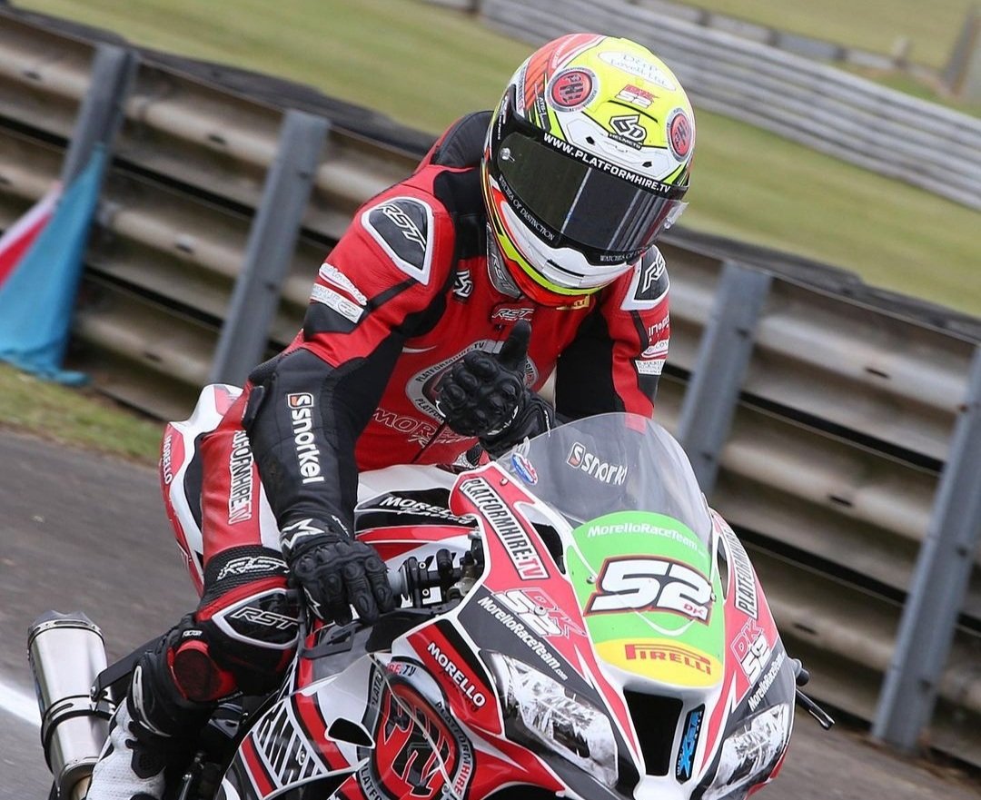 M_A_D_RACING's tweet photo. 52 days to go until the opening round of the 2022 @OfficialBSB Championship at Silverstone national! Thumbs up if you're excited like @DannyKent52 is 👍🏻 https://t.co/UgswQ72LFu
