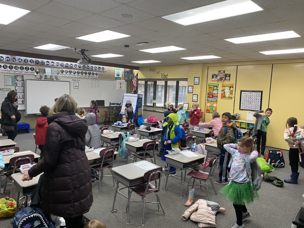 MrsMitch_MathSp's tweet image. Ending the day with a 2 minutes dance party at 2:22pm to celebrate Twosday! #BeBold203 @prairied203