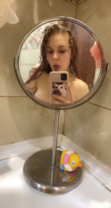 😛 https://t.co/fiZp3kOpIW<a href="/tag/neon"class="tags"><span>#neon</span></a><a href="/tag/bigasses"class="tags"><span>#bigasses</span></a>