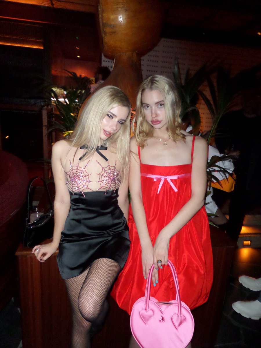 pixiejoanna's tweet photo. ❣️💋🍒 https://t.co/XSBID5enEx