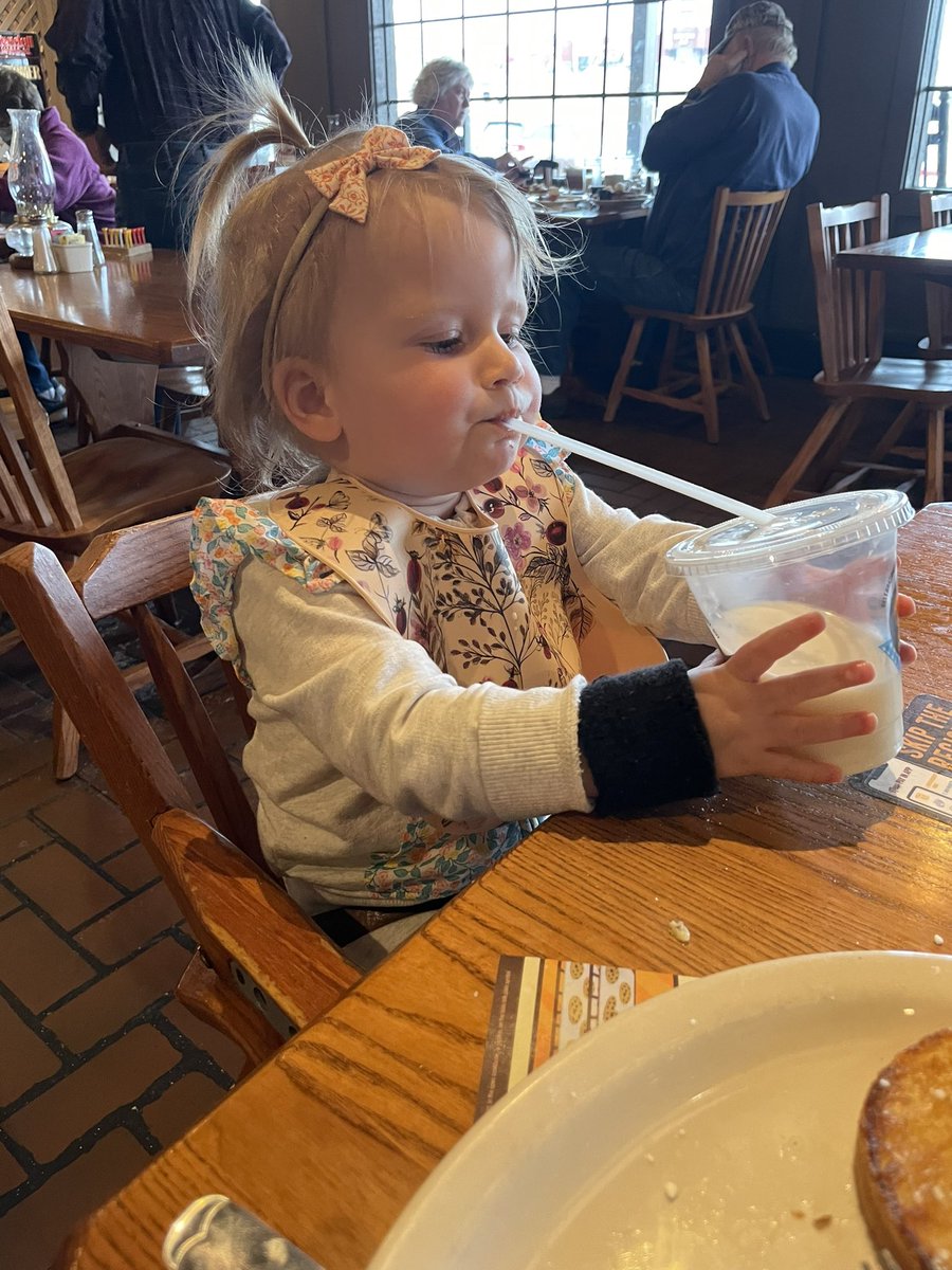Jhoff902's tweet photo. @KingJames Hit my daughter with a happy b day. https://t.co/4veUKXXYvv