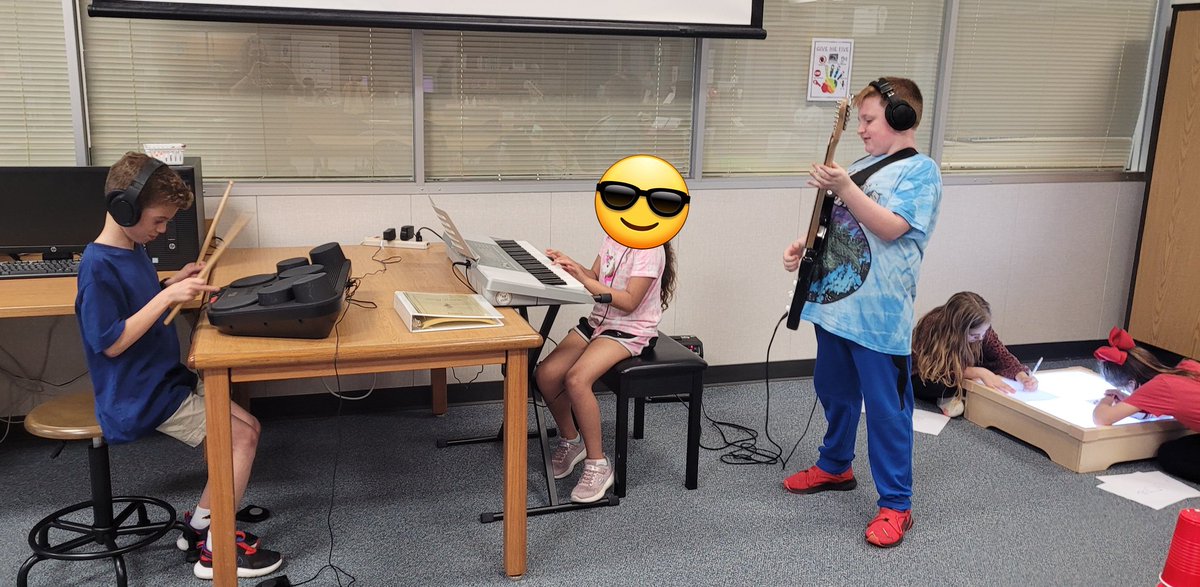 Jenny Mullins tweet media