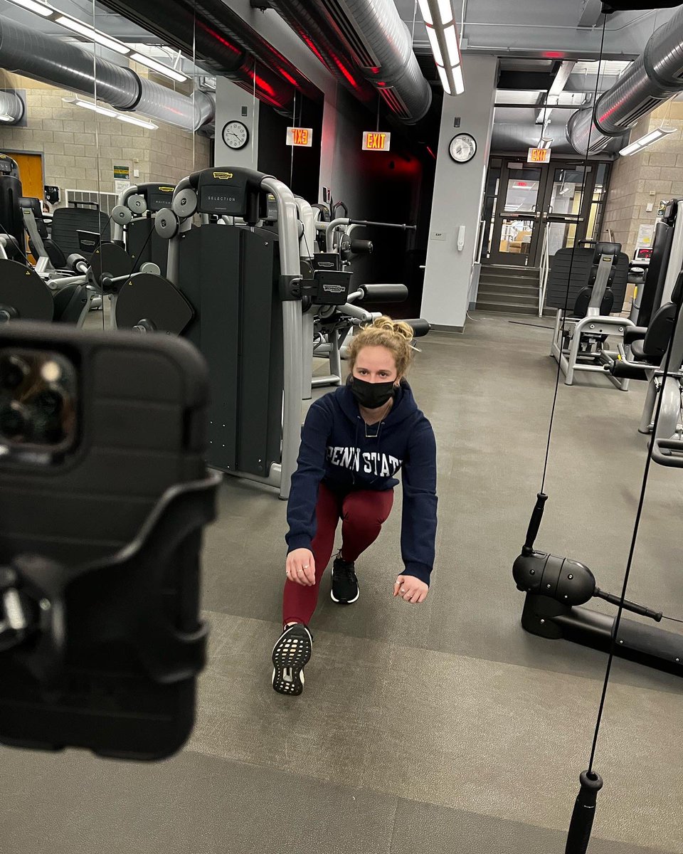 SRUExSci's tweet image. Welcome to ERS 302 with Dr. H. Here his students are breaking down criteria technical deficits, and cueing for a multi joint exercise of their choosing. #exsci #sru #exercisescience #slipperyrockuniversity #resistancetraining #RT #lifting #learnbydoing