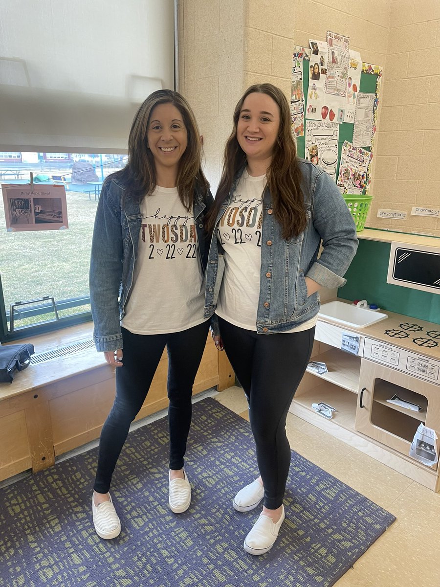 NatalieBauer20's tweet photo. Happy Twosday! 2♥️22♥️22 @jmfeclc  #LBtogetherwecan https://t.co/Hujc0bEbwr