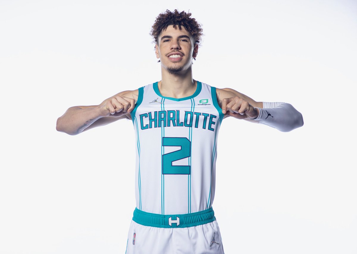 hornets's tweet photo. 2.22.22 🕺🛸💕 https://t.co/k9zxVqk7Iq