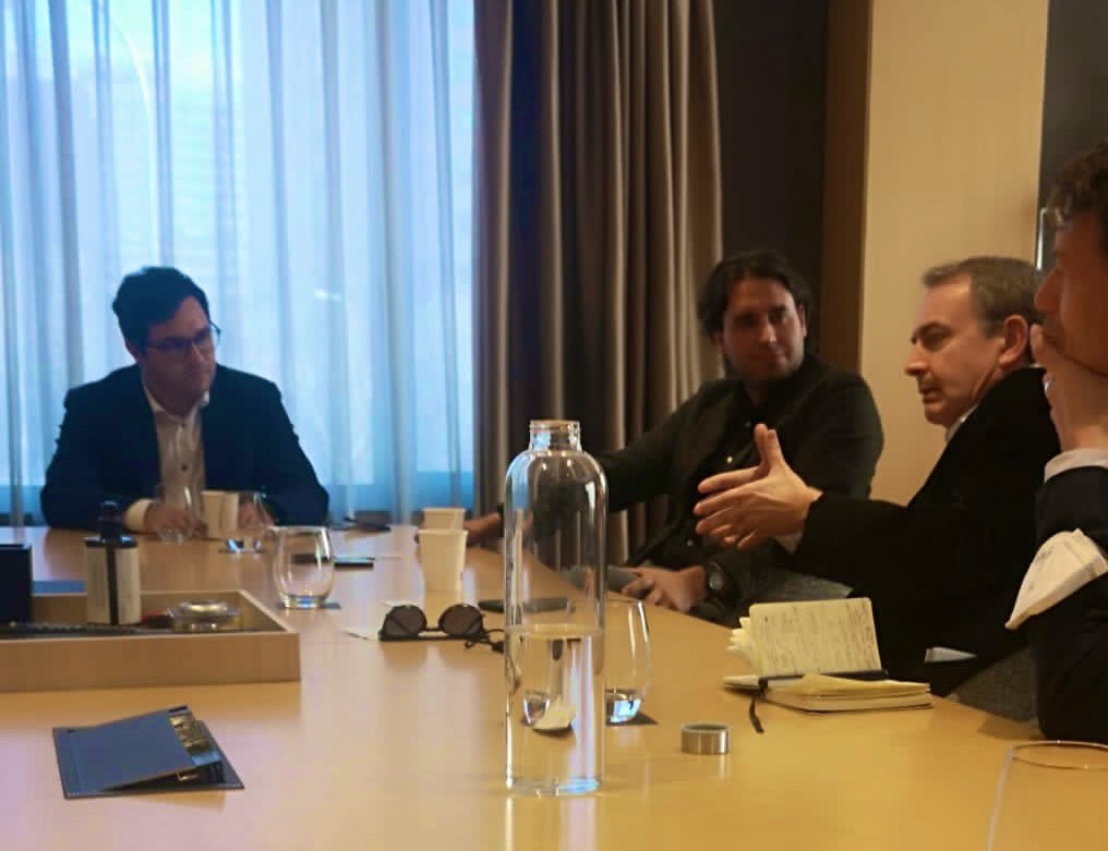 Liberales_Chile's tweet photo. 🔴 Esta mañana en Madrid nuestro presidente PL @patomoralesf y el diputado @vladomirosevic se reunieron con el ex presidente español Jos�� Luis Rodríguez Zapatero para conversar sobre Chile y Latinoamérica. https://t.co/YIQlBpF6yr
