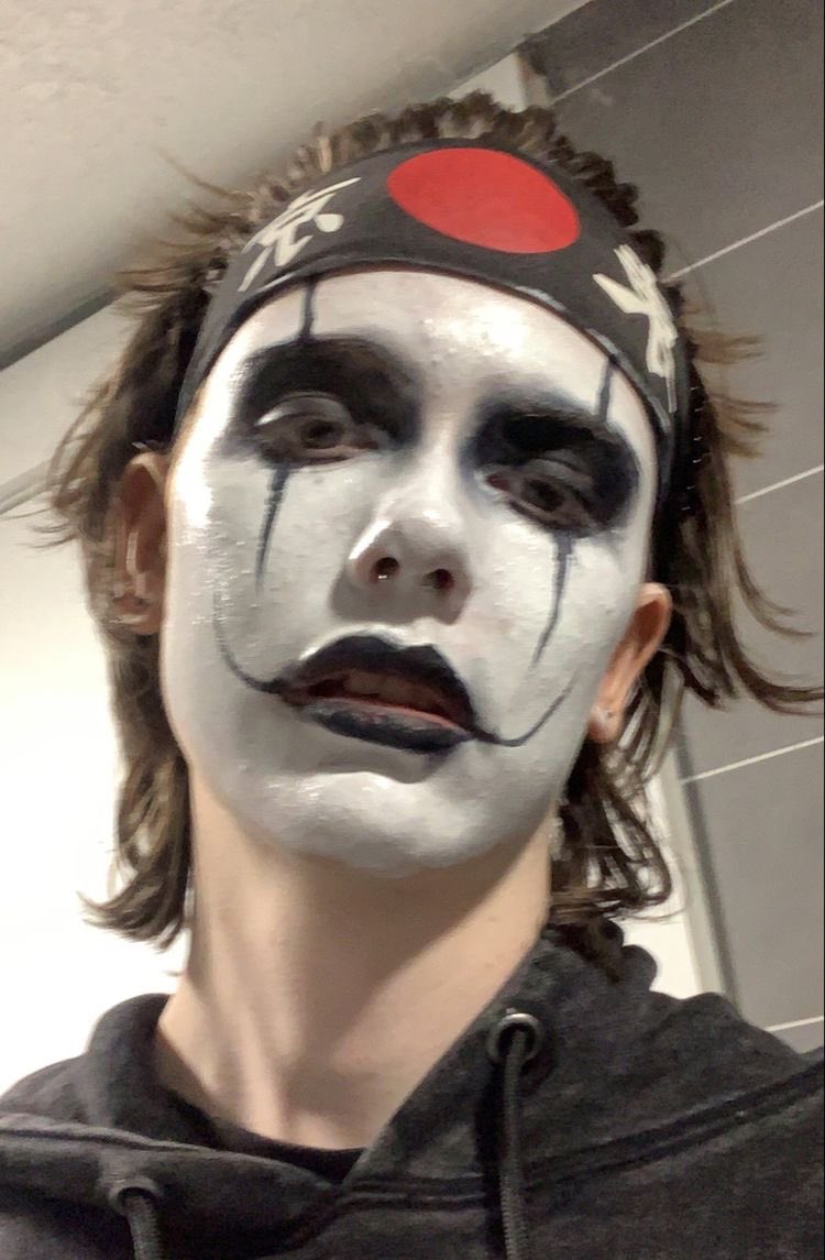 BrokenSMPBillzo's tweet photo. Im the most handsome ghost, innit? https://t.co/nvkri8UF4l