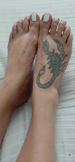 LOVING this pedi!🤩💦🦶 https://t.co/mAimcMRcWX<a href="/tag/momcomesfirst"class="tags"><span>#momcomesfirst</span></a>