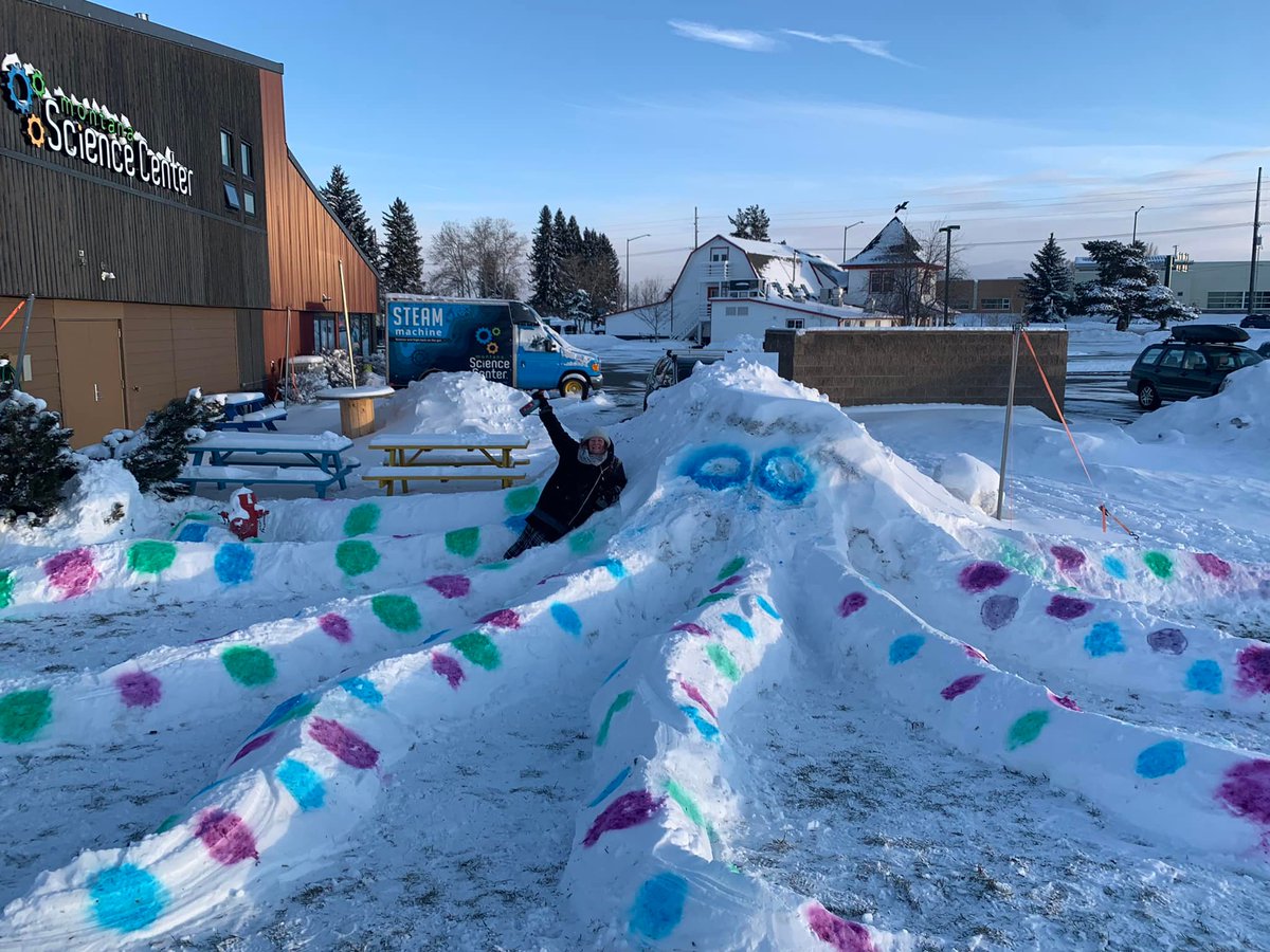 We're so excited to be hosting this #randomactsofsilliness Snoctopus! Stop by to check Octavia out! #bozemanmontana #snowart #snowsculpture