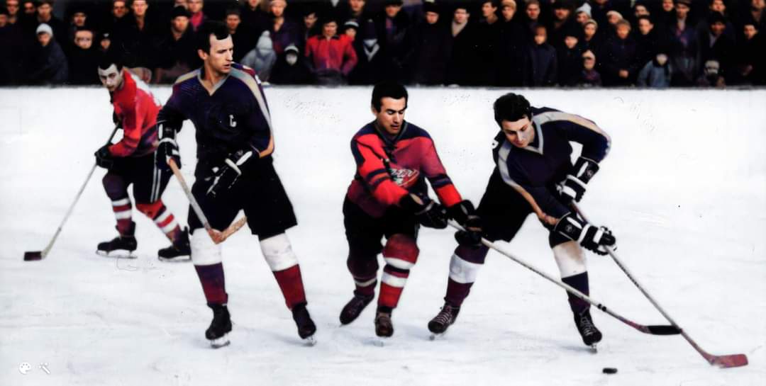 Ve středu čeká Porubu utkání s tradičním rivalem z Havířova 💪 A že souboje obou celků byly vždy pikantní, dokazuje i 53 let stará (kolorovaná) fotografie z nejmladšího českého města, kde před 3500 diváky ❗️ probíhal srdnatý boj dvou slezských celků ⚒