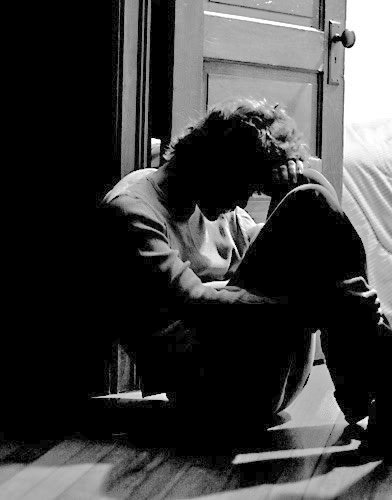 0__0em's tweet photo. "من أعتاد أن يسعد من حوله، لا أحد يشعر بحزنه."

- نجيب محفوظ https://t.co/bf58D9W4Oi