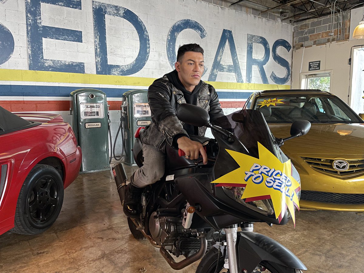 Here’s a present @angelfireeast24! <a href="/AlexanderWraith/">A L E X A N D E R W R A I T H</a> #Naomi
 <a href="/TheCW/">The CW</a>