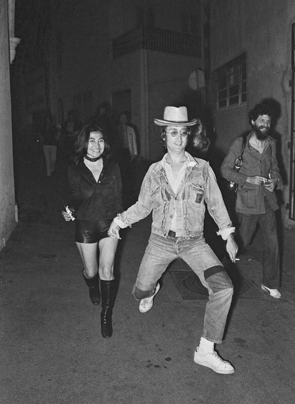 crockpics's tweet image. John Lennon doing his funky walk with Yoko Ono, 1971