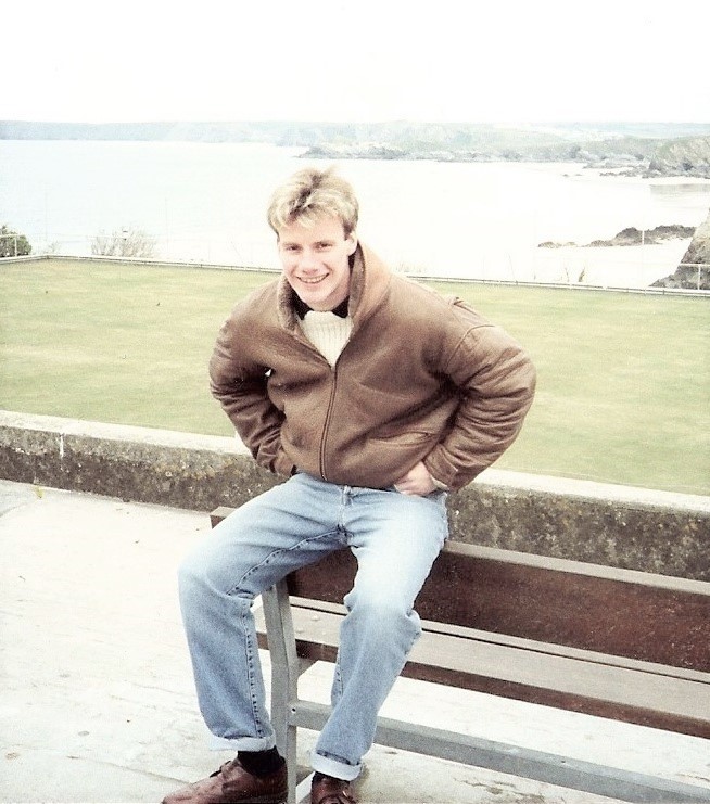 BillanyMartin's tweet photo. ST2.
My name is Martin Andrew Billany &amp; I'm ending my life because I can no longer live with the pain of what happened to me when I was growing up. There will be more scheduled tweets (ST's) to follow. https://t.co/mLNL0nokTk
