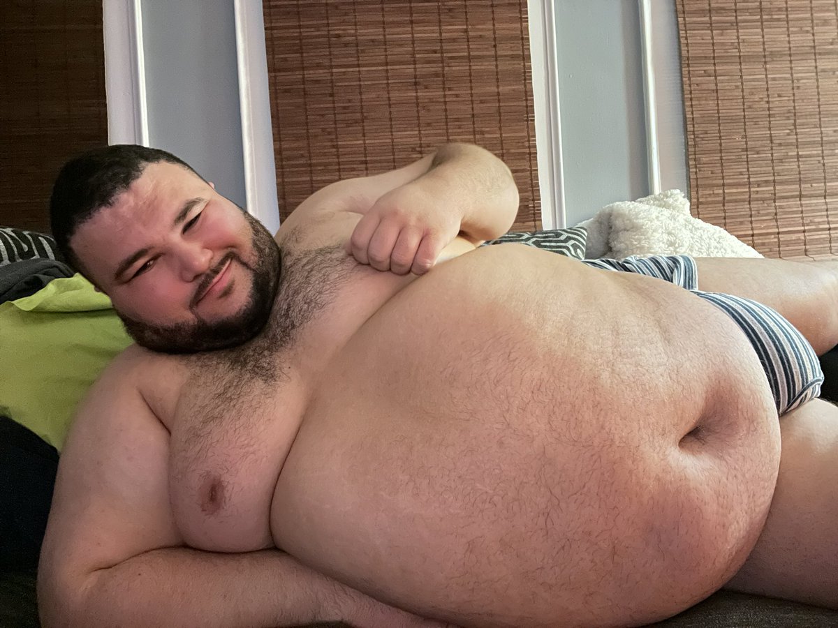 yamsbuncha's tweet photo. Today is a day where bellies are posted, so I’m posting mine! https://t.co/raSgdD3rZK