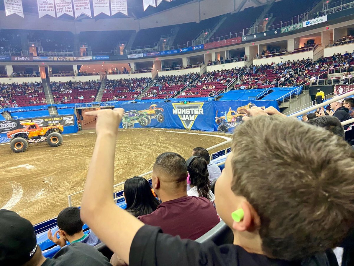 Never Bored Family tweet media