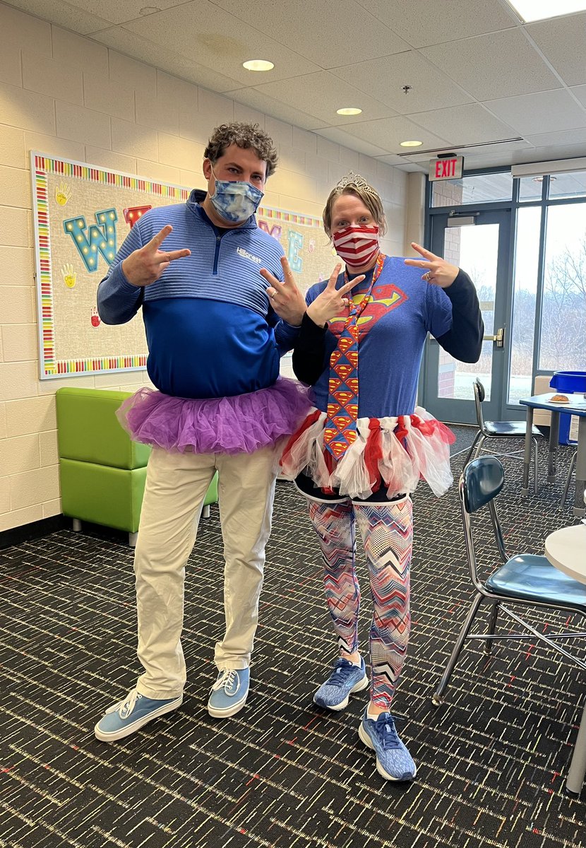 MrsAlliWaller's tweet photo. TWOSday was embraced by so many big and small today! ✌🏻@HKaprosy #HillcrestHurricanes #SoarWithD34 #D34Pride https://t.co/6VpZZndPn8