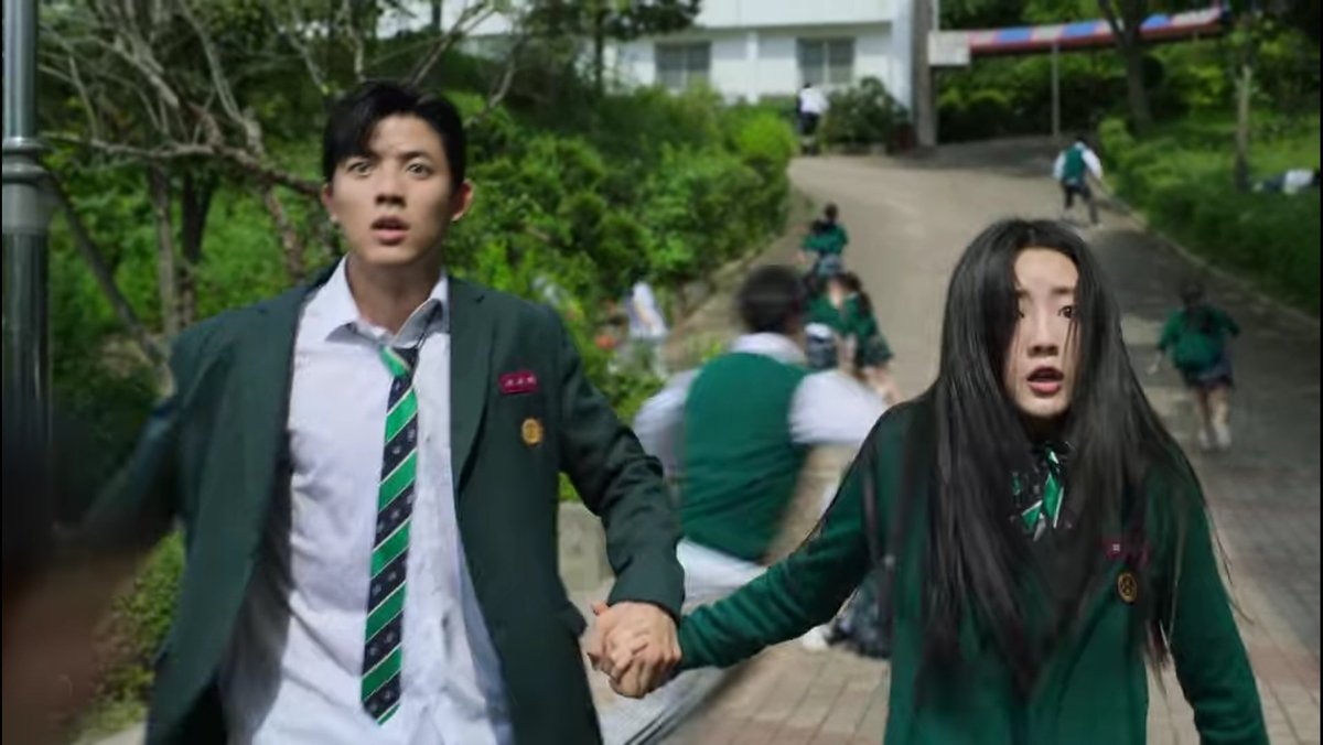 chaedaely's tweet photo. don't you just love it how the first thing came across suhyeok's mind the moment he saw the chaos is to get namra and save her? like.. he grabbed her hand without hesitation and never let it go (even he did for a while he quickly find for her hand back). he's down so bad 🥲🤝 https://t.co/WEwRmshe2Y