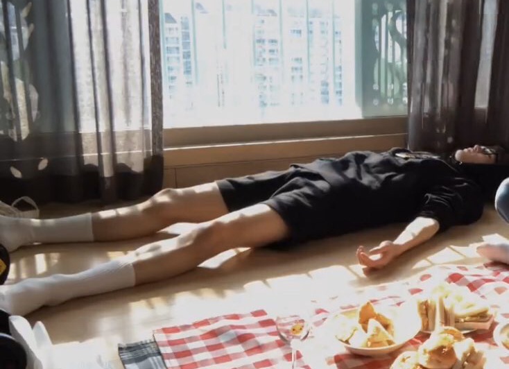 taeeeyongg's tweet photo. Just taeyong being a whole mood https://t.co/wxnHKqBK5y
