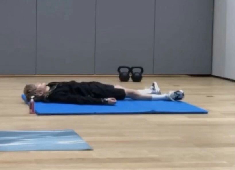 taeeeyongg's tweet photo. Just taeyong being a whole mood https://t.co/wxnHKqBK5y