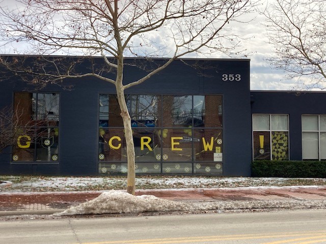 ColumbusCrew's tweet photo. Black &amp; Gold 🎨

Vote in our Window Decorating Contest for the chance to win two home opener tickets: https://t.co/gGz1LlDbfu

#Crew96 https://t.co/lrHIPbPnYR