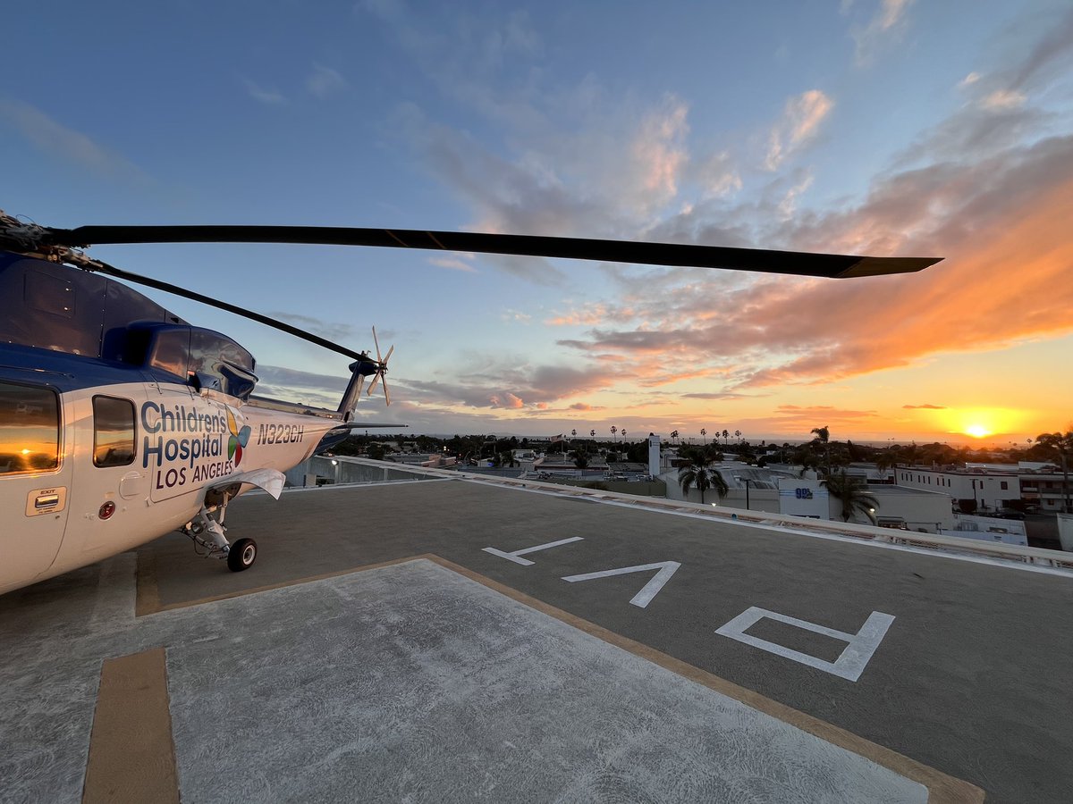 CHLA_PHMFellows's tweet photo. Three for three on sunset helicopter rides for our @CHLA_PHMFellows during their transport shifts focused on stabilizing acutely ill pediatric patients, triaging, safe transport, and transitions of care #CHLAPHM https://t.co/EAgsJq0awF