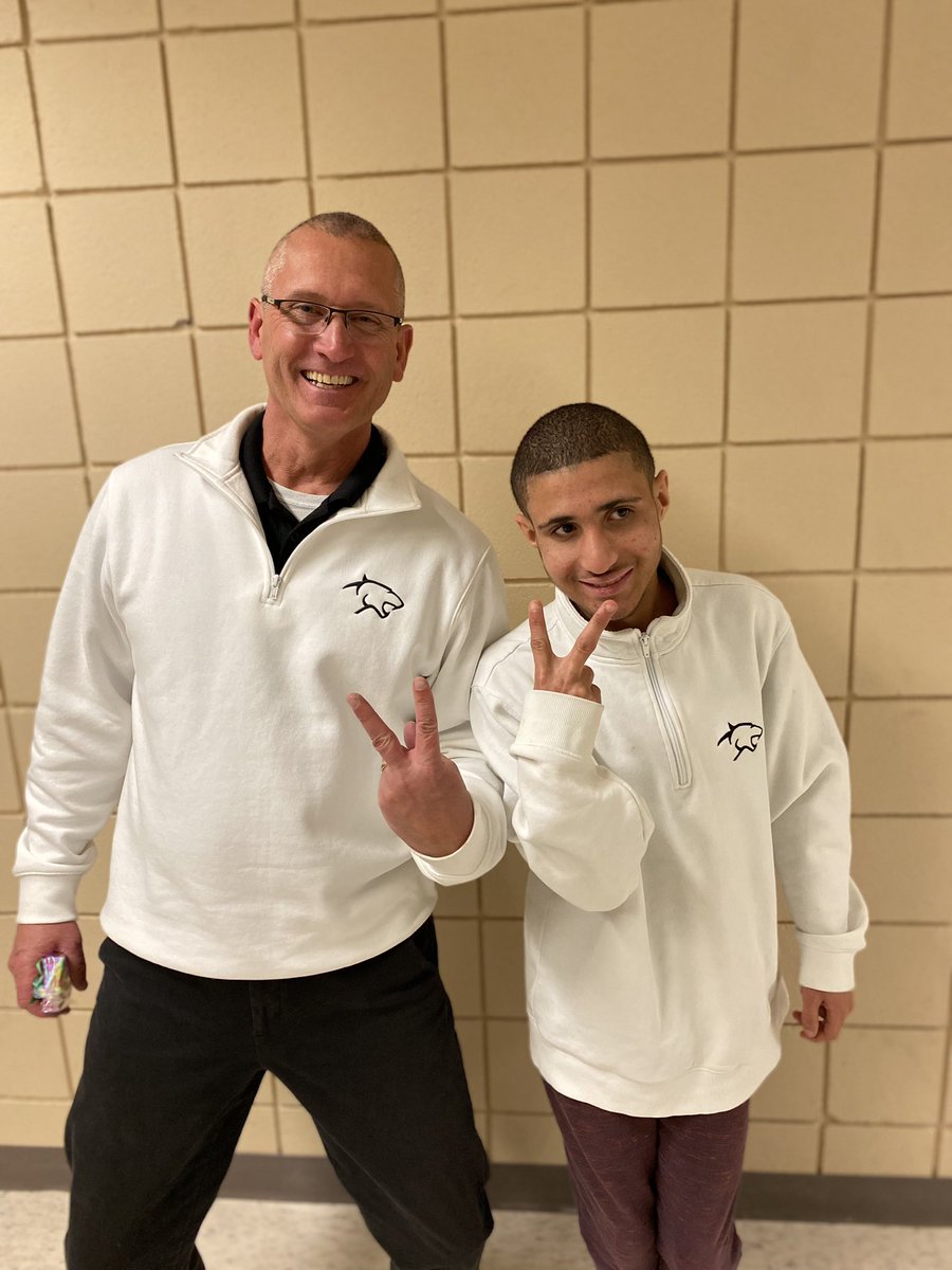 DerbySchoolsKS's tweet photo. Twinning Tuesday for 2-22-22. 💚 https://t.co/bp8rMlkGil