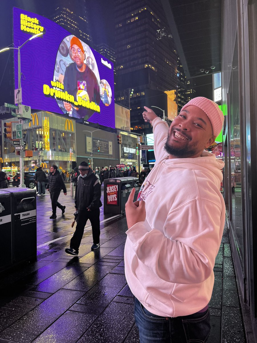 Drunkn_Buddha's tweet photo. “Hey look, it’s Billboard Buddha!” https://t.co/FKC2YszPMw