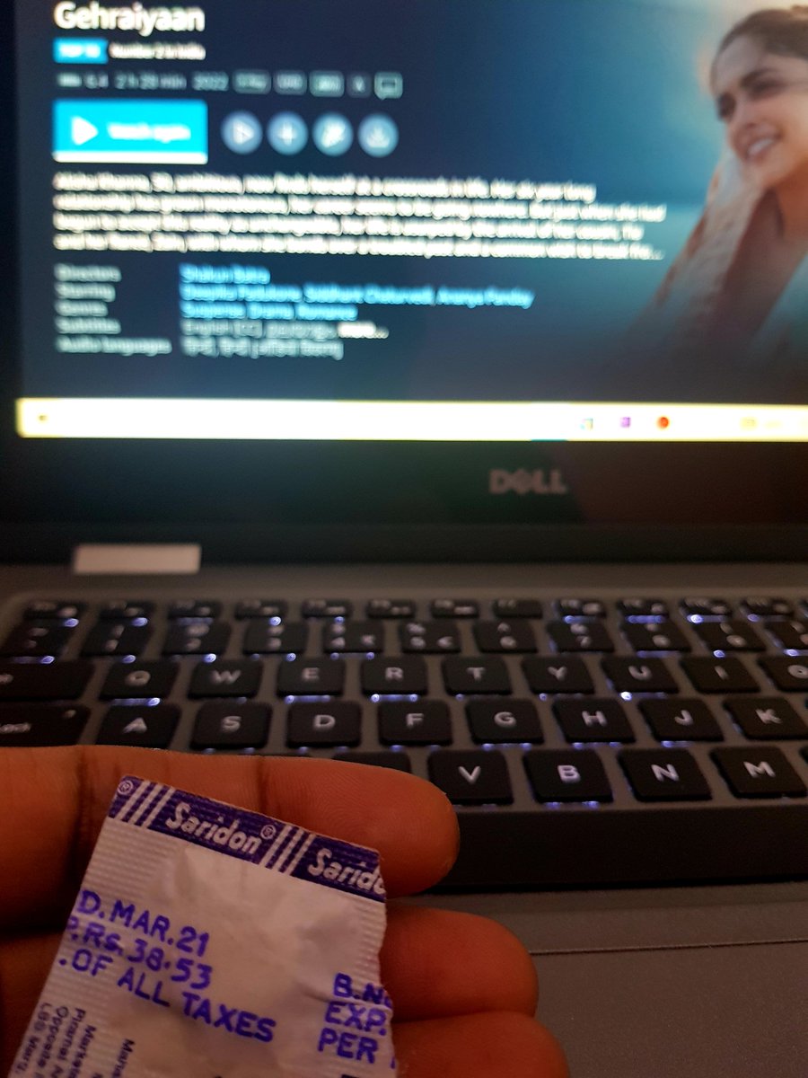 mater01sumit07's tweet photo. #Gehraiyaanreview out of my mind. https://t.co/BPF29nOwdI
