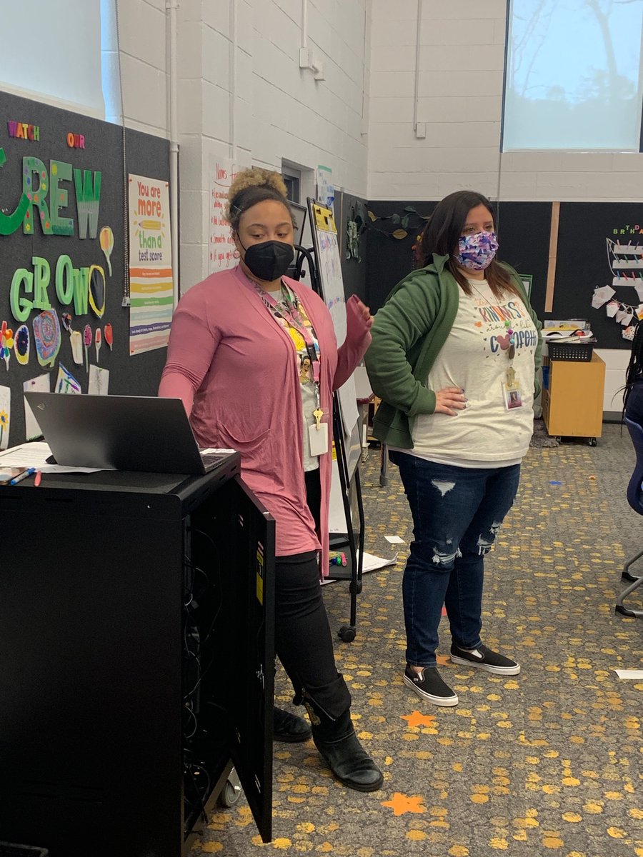 ElginCharter's tweet photo. We are happy to be a partner of @GirlsWhoCode ! @ELeducation #wearecrew https://t.co/mSf5aDqUGs