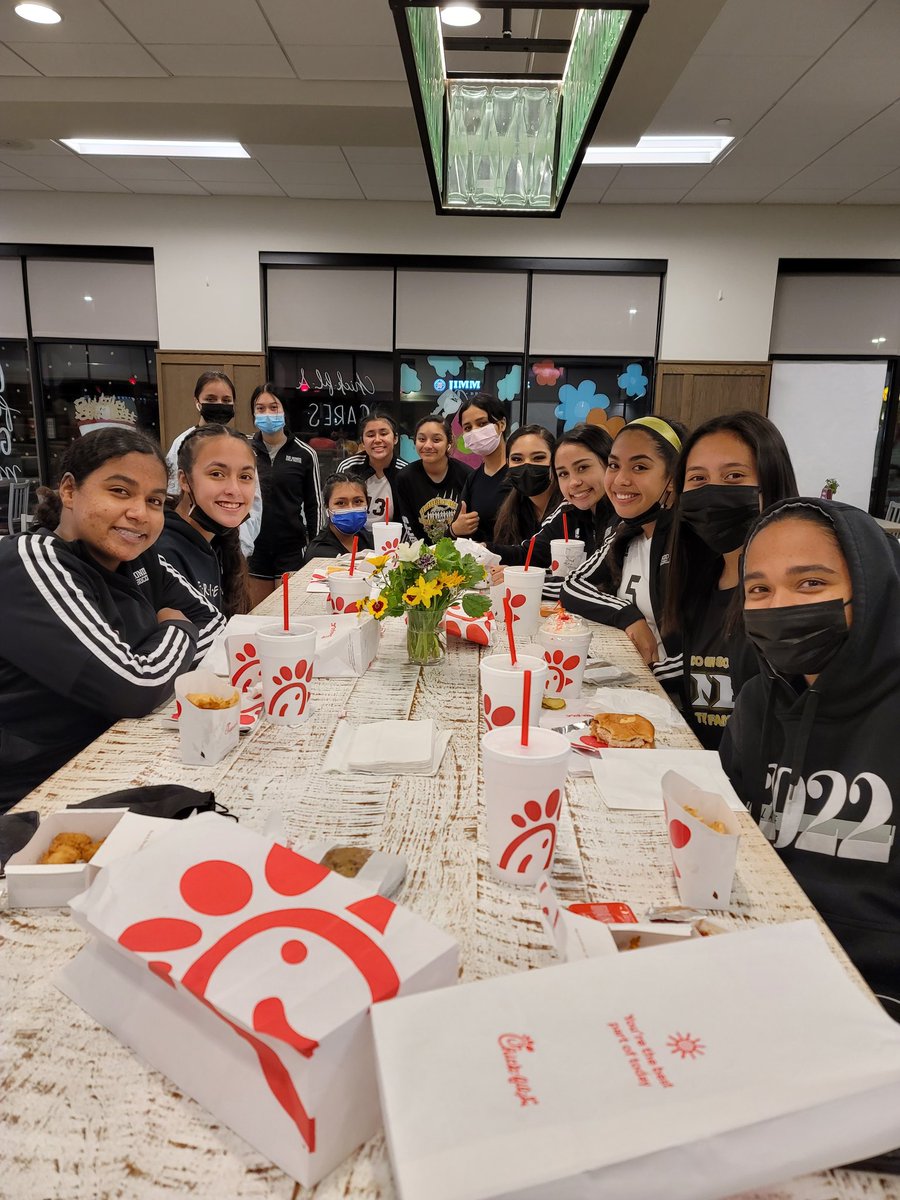 GirlsSoccerRHHS's tweet photo. Celebrating our victory over Harmony tonight!! @ChickfilA Sunshine Strip. Great service. https://t.co/D0ImdfF6Yw
