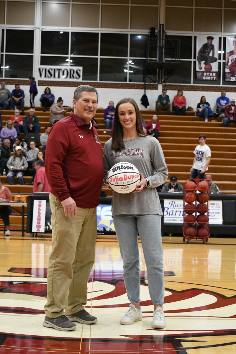 ErinNDouglas10's tweet photo. Tonight during halftime, Julia Duncan was recognized for being the career point leader in the Tullahoma Lady Wildcat program. Duncan scored 2,302 points throughout her four years at Tullahoma. 
She now plays for the Lee Lady Flames with 221 points this year, and 490 total points. https://t.co/VebmtHVKET