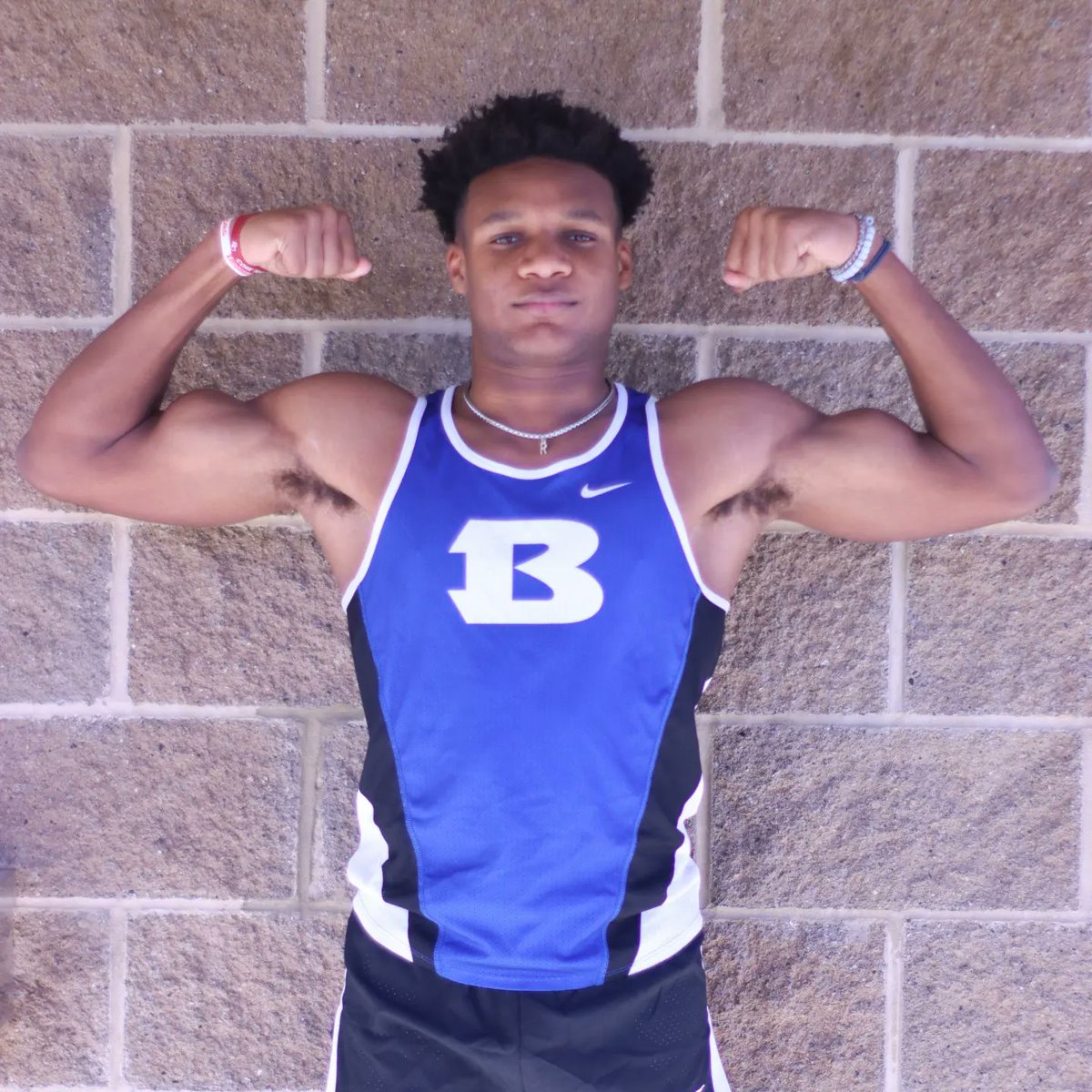 Whoaaaaa, Senior Night is Friday night for Track and his last-first Highschool Senior trackmeet is Saturday !! Time slow down please😭😭😭 <a href="/DaizureH/">Daizure Hale</a>