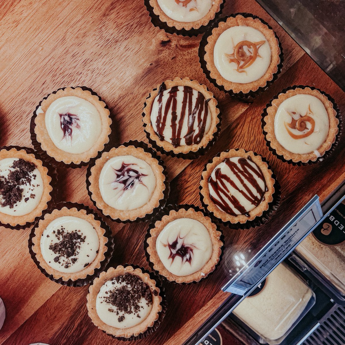 tedboybakery's tweet photo. Say hello to the minis!
New Mini Cheese Tartlets in 4 flavours:
๐ง Chocolate
๐ง Blueberry
๐ง Oreo ๐
๐ง Peanut Butter ๐
They are now available in all our outlets and food delivery platform
#tedboy #dessert #sweet #mini #tartlets #bakery #teatime #tedboyexpress #tedboybakery https://t.co/wwbrZ9vxF1