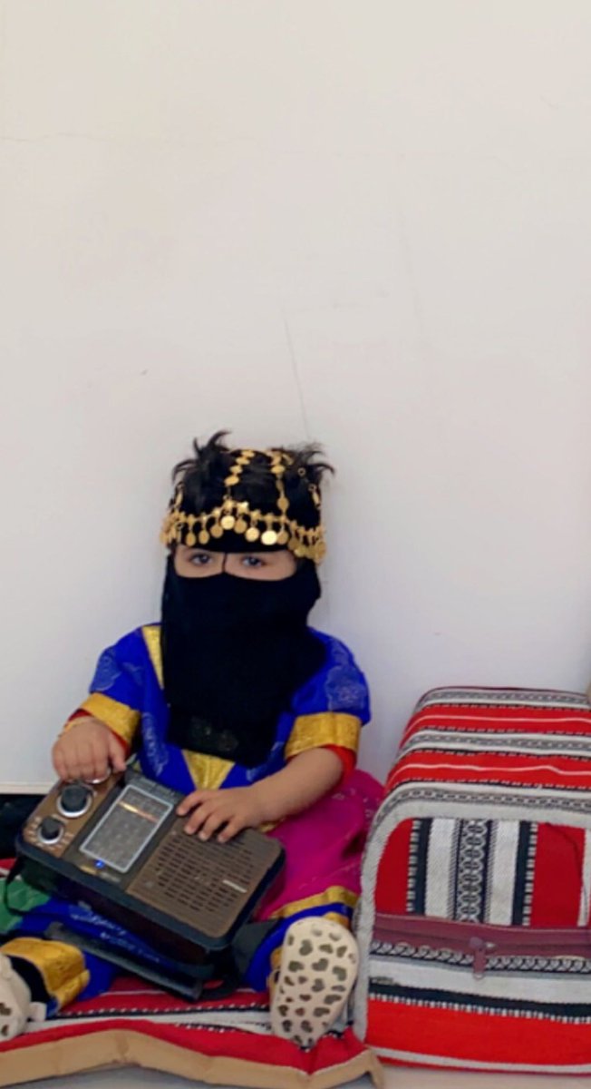 q_oyr4's tweet photo. "من هام في وجهك السَمح و تعابيره 
تصير في عينه . . وجيه العرب ودره". https://t.co/33m74NINsT