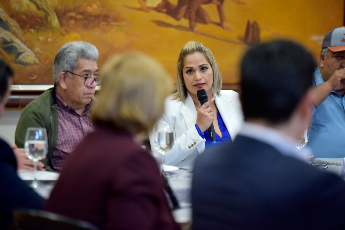 Agradezco a los presidentes municipales del partido Morena su disposición y compromiso para trabajar en estrategias que logren mejores resultados para el estado. 

Como gobierno estamos preocupados por atender las necesidades de los municipios y de todos los chihuahuenses.