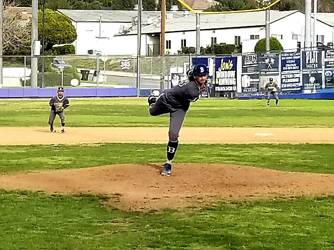 RMonroy22's tweet photo. Felt really good to go 6 innings against Burbank today! Glad I was able to help my team win!
#BaseballLife #HSBaseball #HSPitcher #Pitcher #ClassOf2024 #ClassOf24 https://t.co/Fq8oomHnd2