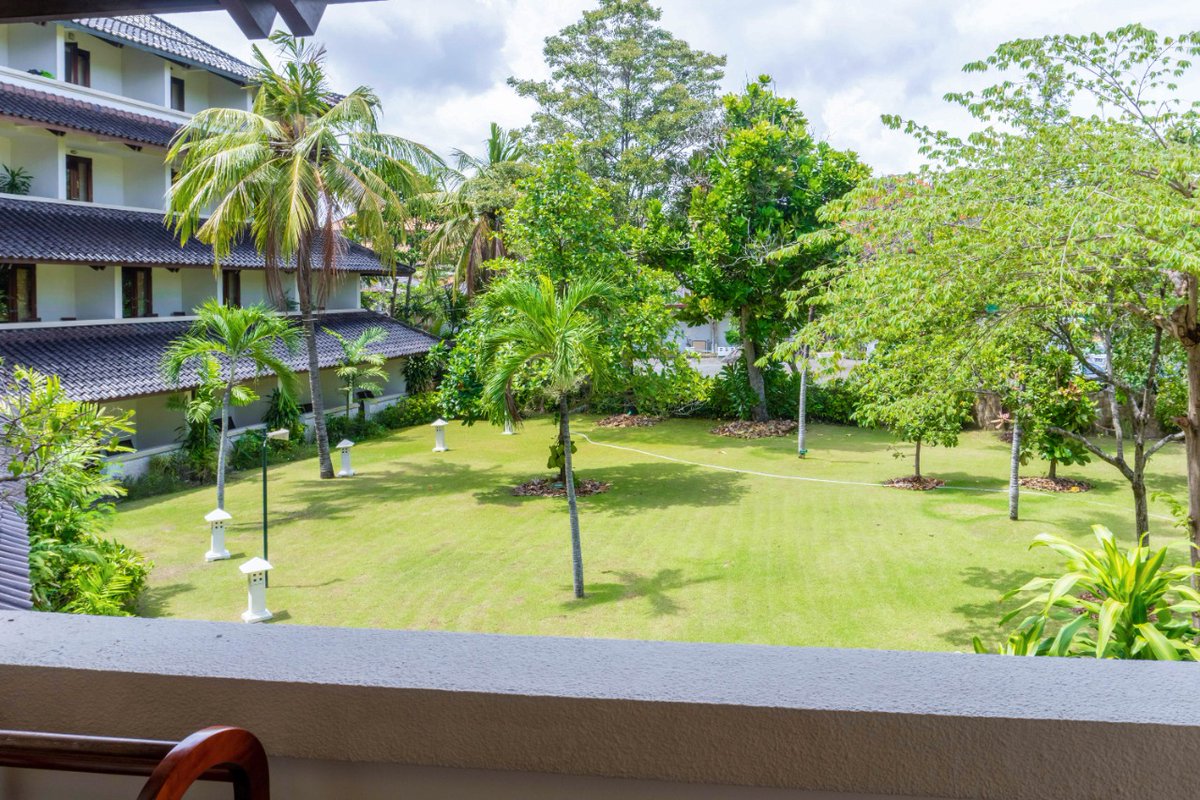 DkphBali's tweet photo. Discovery After Flight Quarantine Package 
5 Days 4 Nights start from IDR 7.850.000 (for 2x Vaccinated) 
3 Days 2 Nights start from IDR 5.250.000 (for 3x Vaccinated - Booster)

Book your Quarantine Package :
https://t.co/Cxow64i1el

Or Whatsapp +62811 3960 3960

*T &amp; C Apply https://t.co/ROkxTh71H4